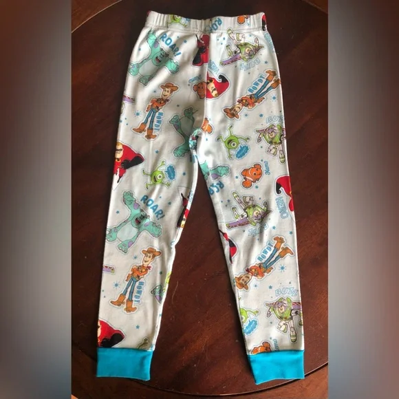 KIDS DISNEY PAJAMAS - Picture 7 of 7